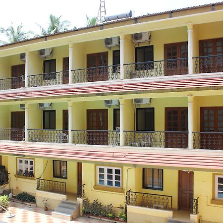 Oyo 7333 V Palms Hotel Candolim Eksteriør billede